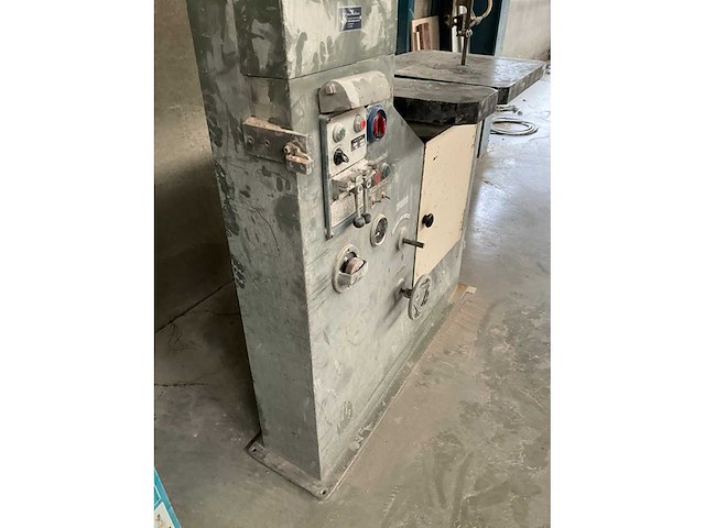 1979 leten lcm-600 verticale bandzaagmachine - afbeelding 8 van  9