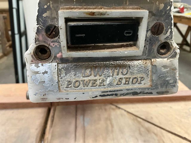 1980 dewalt dw110 radiaalafkortzaagmachine - afbeelding 4 van  5