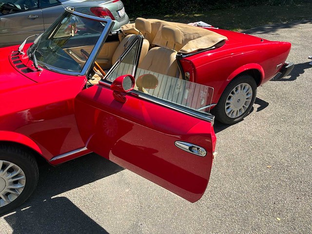 1980 fiat spider 124 cabriolet auto - afbeelding 37 van  42