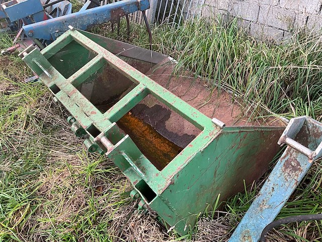 1980 international 845 + voorlader + accessoires - afbeelding 3 van  82