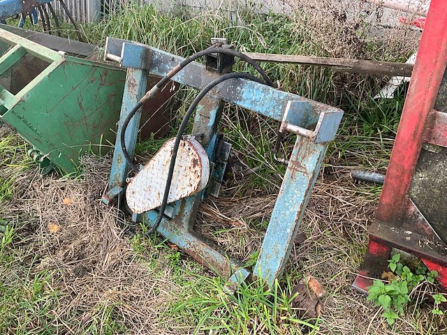 1980 international 845 + voorlader + accessoires - afbeelding 4 van  82