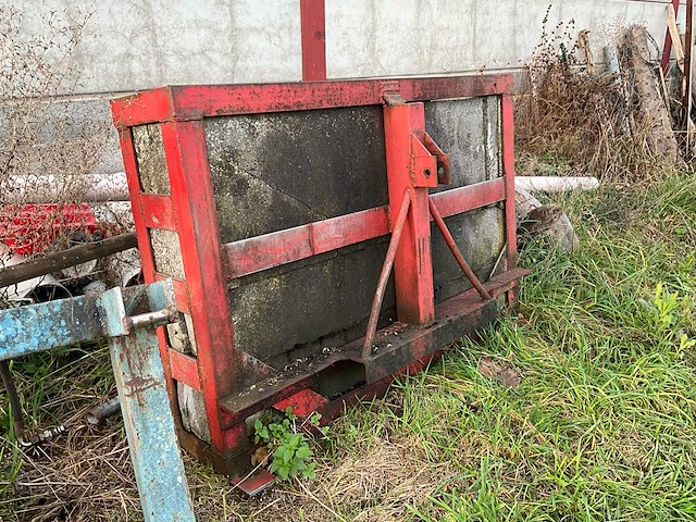 1980 international 845 + voorlader + accessoires - afbeelding 5 van  82