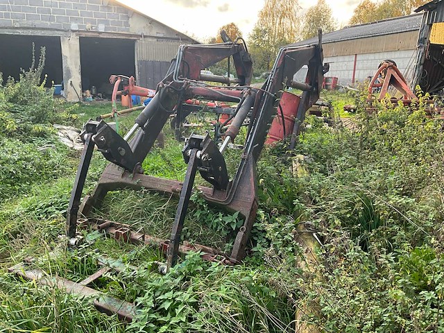 1980 international 845 + voorlader + accessoires - afbeelding 7 van  82