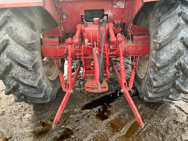 1980 international 845 + voorlader + accessoires - afbeelding 13 van  82