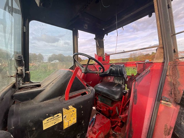 1980 international 845 + voorlader + accessoires - afbeelding 16 van  82