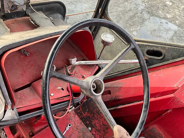 1980 international 845 + voorlader + accessoires - afbeelding 19 van  82