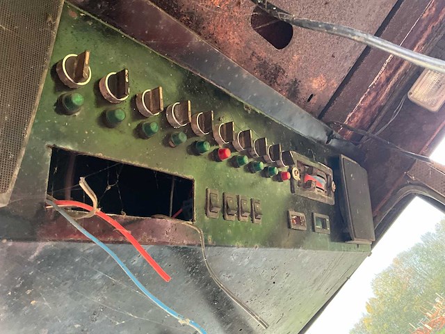 1980 international 845 + voorlader + accessoires - afbeelding 20 van  82