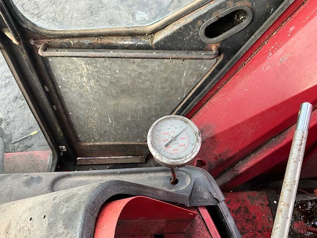 1980 international 845 + voorlader + accessoires - afbeelding 22 van  82