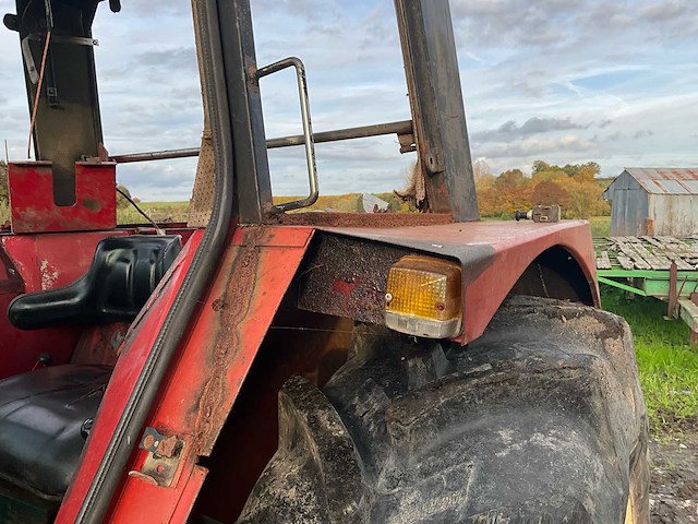 1980 international 845 + voorlader + accessoires - afbeelding 25 van  82
