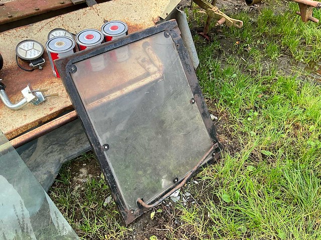 1980 international 845 + voorlader + accessoires - afbeelding 42 van  82