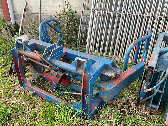 1980 international 845 + voorlader + accessoires - afbeelding 48 van  82