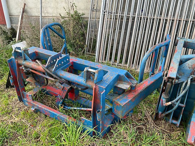 1980 international 845 + voorlader + accessoires - afbeelding 49 van  82