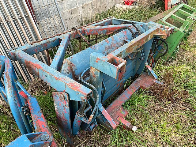 1980 international 845 + voorlader + accessoires - afbeelding 52 van  82