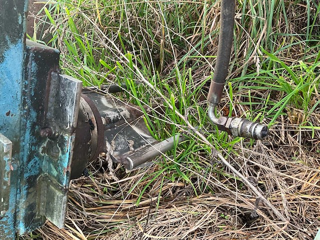 1980 international 845 + voorlader + accessoires - afbeelding 59 van  82