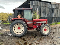 1980 international 845 + voorlader + accessoires - afbeelding 56 van  82