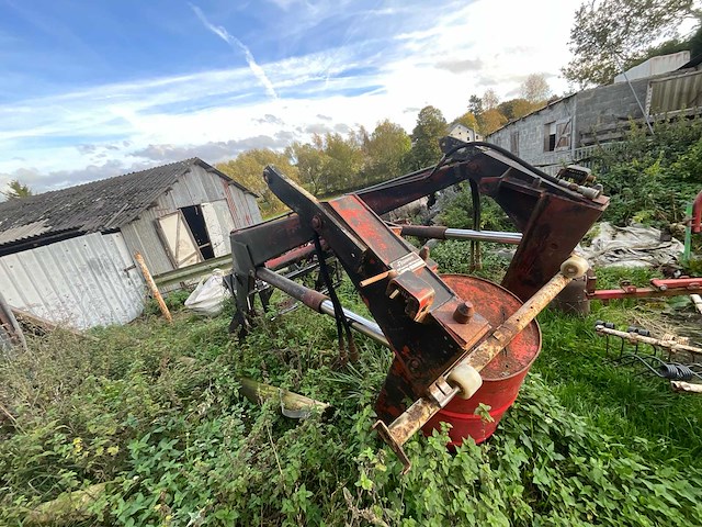 1980 international 845 + voorlader + accessoires - afbeelding 73 van  82