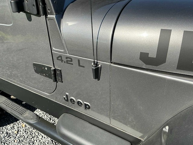 1980 jeep wrangler 4.2l - afbeelding 27 van  35