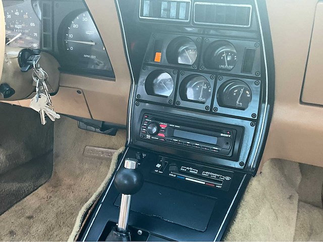 1981 chevrolet c3 - afbeelding 21 van  35