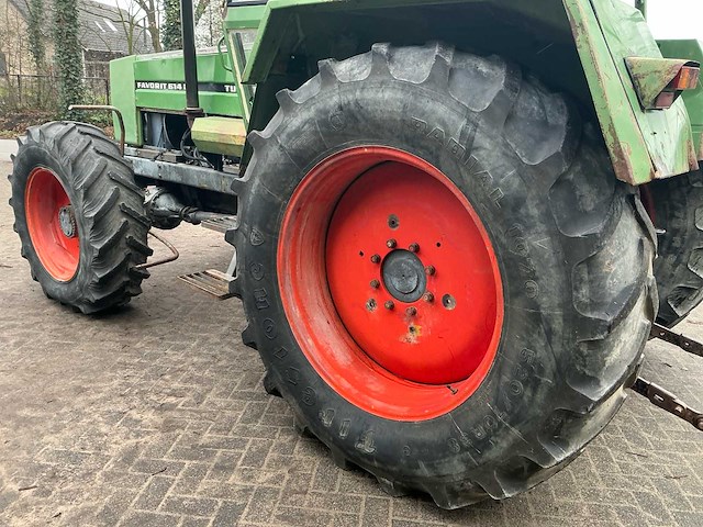 1981 fendt favorit 614 ls vierwielaangedreven landbouwtractor - afbeelding 11 van  38