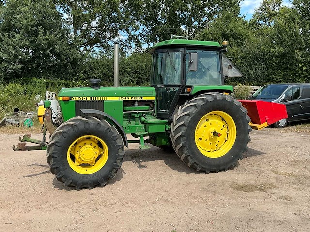 1981 john deere 4240s vierwielaangedreven landbouwtractor - afbeelding 12 van  32