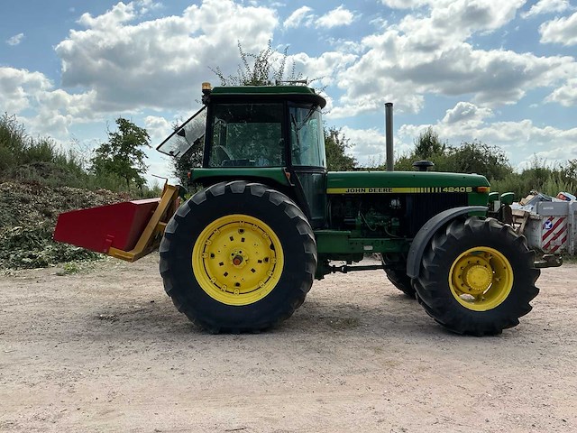 1981 john deere 4240s vierwielaangedreven landbouwtractor - afbeelding 29 van  32