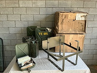 1982 halterung kraftstoff jerrycan overige legeruitrusting - afbeelding 1 van  6