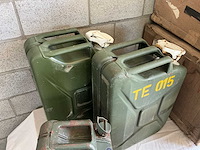 1982 halterung kraftstoff jerrycan overige legeruitrusting - afbeelding 6 van  6