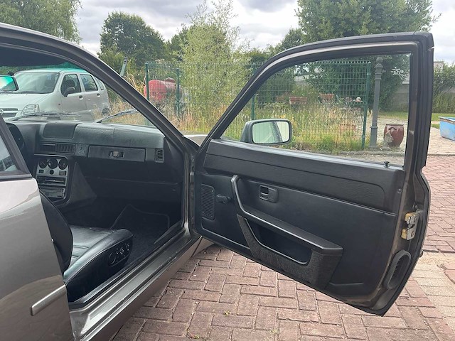 1982 porsche 944 oldtimer - afbeelding 21 van  41