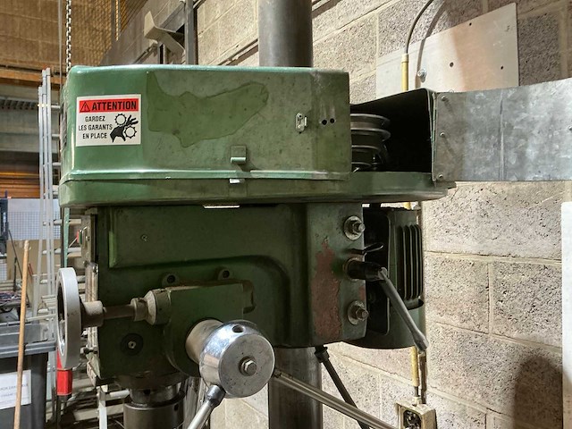 1982 rong fu rf-30 kolomboormachine - afbeelding 12 van  16