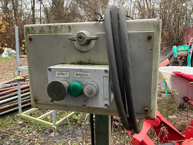 1982 sectram trs400 radiaalafkortzaagmachine - afbeelding 4 van  7