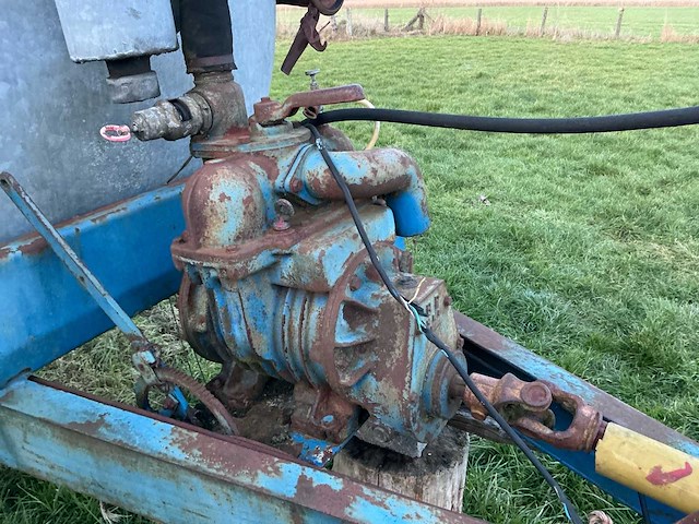 1983 de zwaef 4000l mesttank - afbeelding 16 van  17