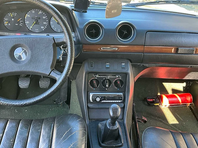 1983 mercedes-benz 200 - afbeelding 15 van  76