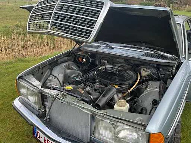 1983 mercedes-benz 230ce oldtimer - afbeelding 15 van  54
