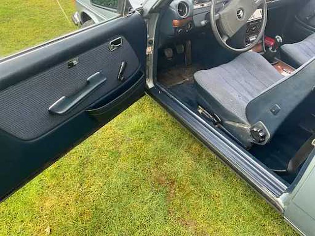 1983 mercedes-benz 230ce oldtimer - afbeelding 20 van  54