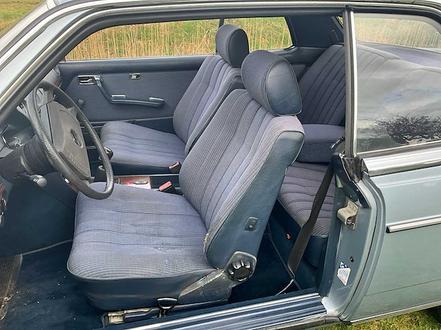 1983 mercedes-benz 230ce oldtimer - afbeelding 22 van  54