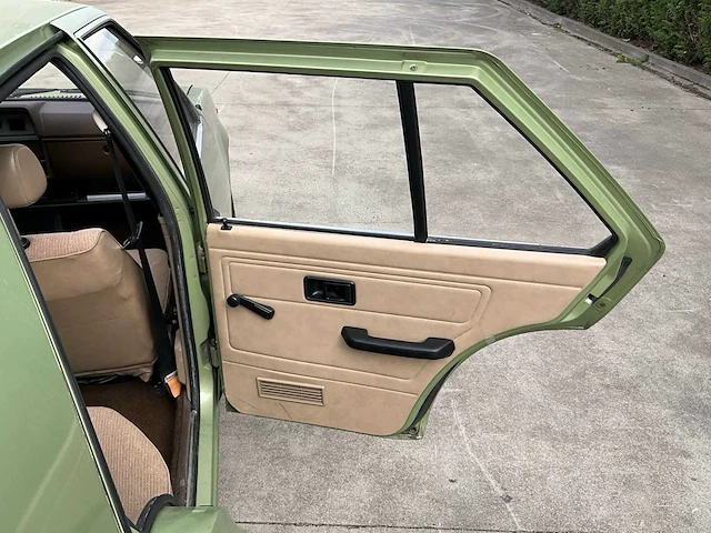 1983 mitsubishi colt - afbeelding 41 van  61