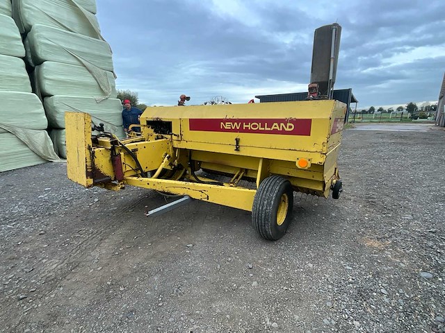 1983 new holland 945 balenpers - afbeelding 14 van  17