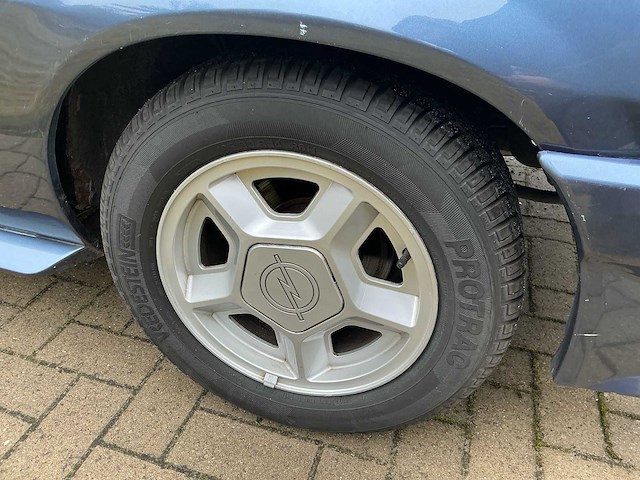 1983 opel manta gsi - in rijdende staat! - afbeelding 32 van  47