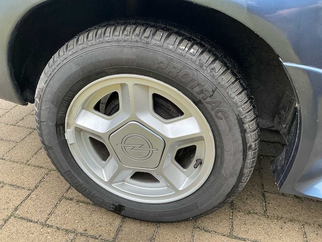 1983 opel manta gsi - in rijdende staat! - afbeelding 33 van  47