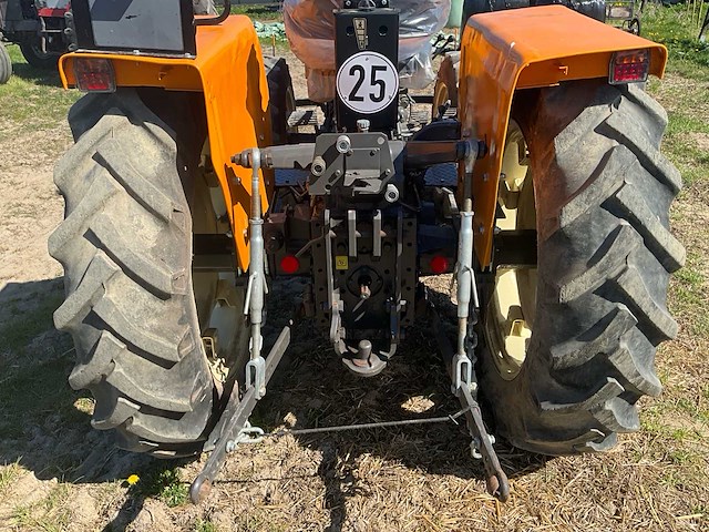 1983 renault r 551-4s 4wd landbouwtractor - afbeelding 9 van  53