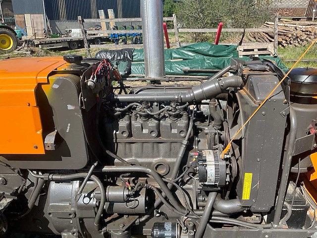 1983 renault r 551-4s 4wd landbouwtractor - afbeelding 27 van  53
