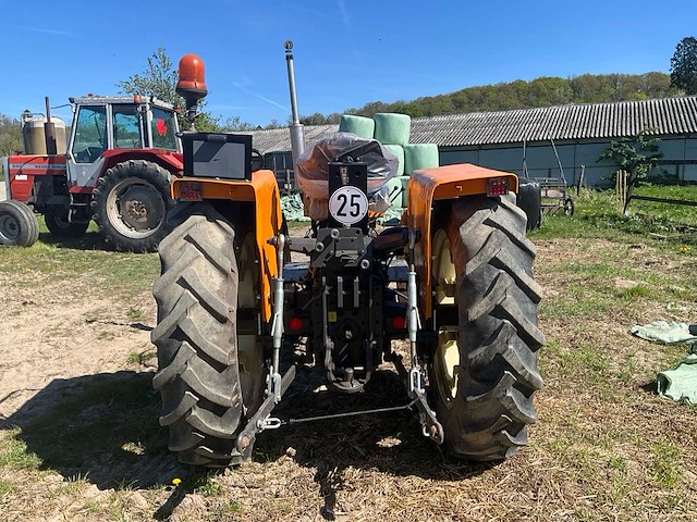1983 renault r 551-4s 4wd landbouwtractor - afbeelding 34 van  53