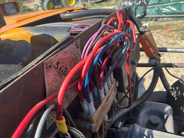 1983 renault r 551-4s 4wd landbouwtractor - afbeelding 13 van  30