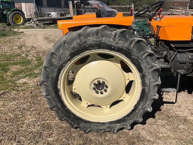 1983 renault r 551-4s 4wd landbouwtractor - afbeelding 19 van  30