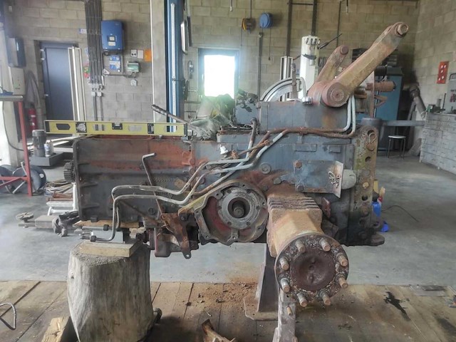 1983 renault r 551-4s 4wd landbouwtractor - afbeelding 29 van  30