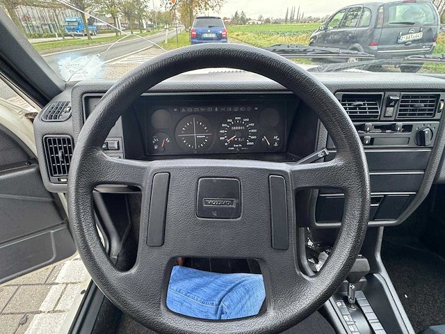 1983 volvo 340 personenauto - afbeelding 2 van  35