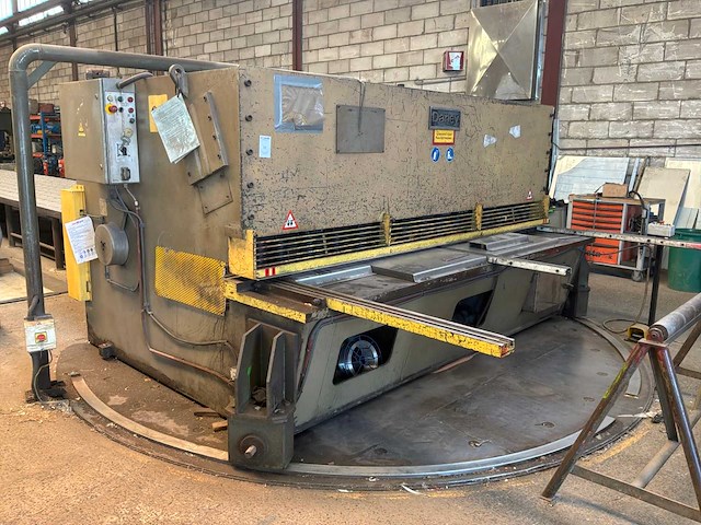 1984 darley gs3000x13 met roterende onderplaat guillotineschaar - afbeelding 5 van  11