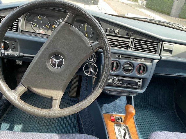 1984 mercedes-benz 190e personenauto - afbeelding 3 van  17