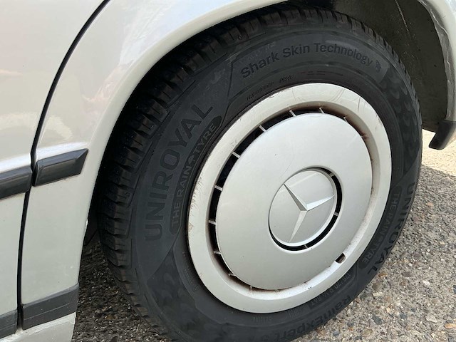 1984 mercedes-benz 190e personenauto - afbeelding 8 van  17