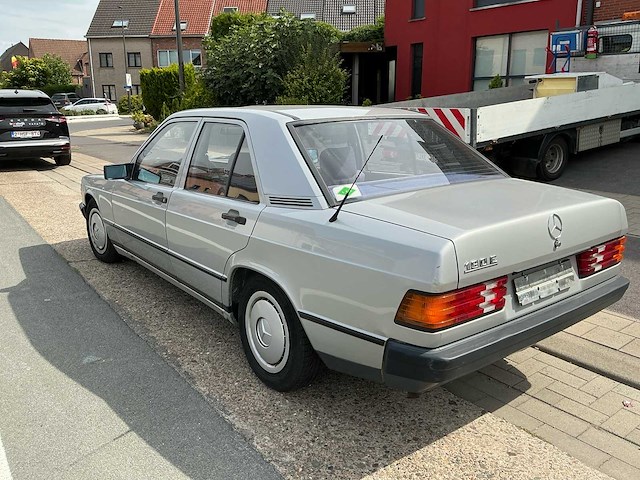 1984 mercedes-benz 190e personenauto - afbeelding 12 van  17
